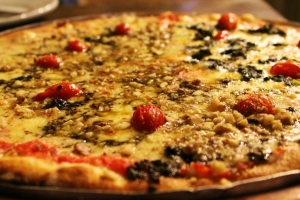 Pizza de Alho Negro.